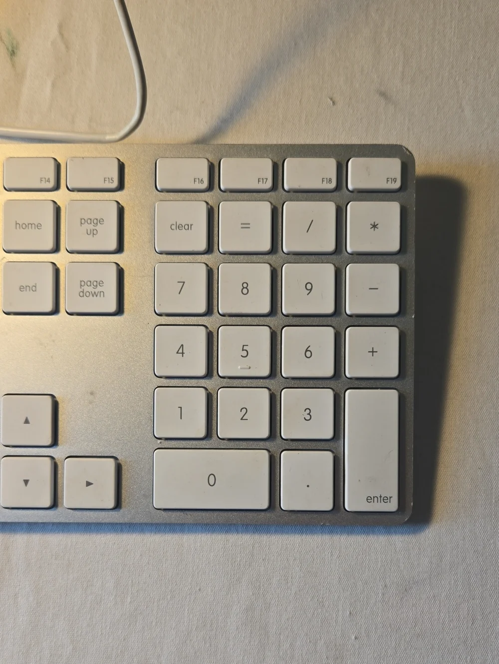 Apple White Wired USB Keyboard with Numeric Keypad